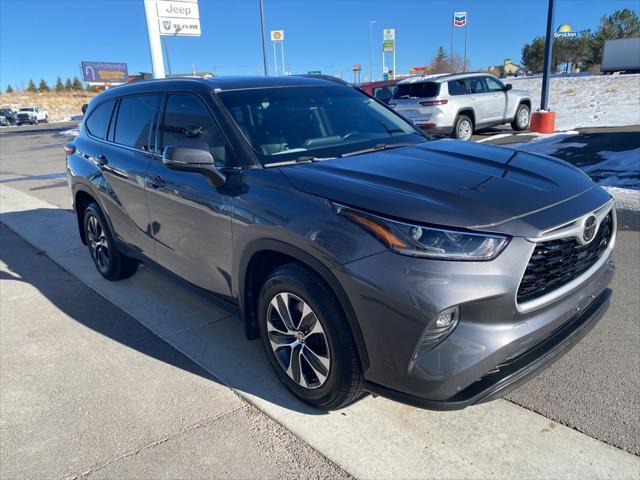 used 2021 Toyota Highlander car, priced at $31,988