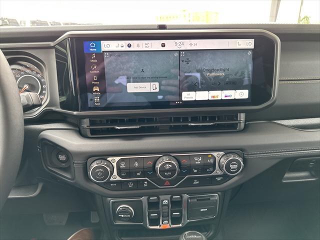 new 2025 Jeep Gladiator car, priced at $45,892