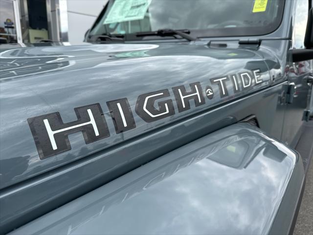 new 2025 Jeep Gladiator car, priced at $45,892