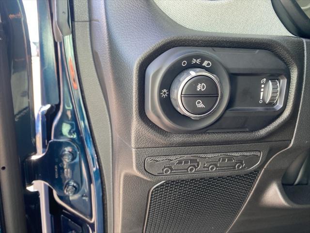 new 2025 Jeep Gladiator car, priced at $41,432