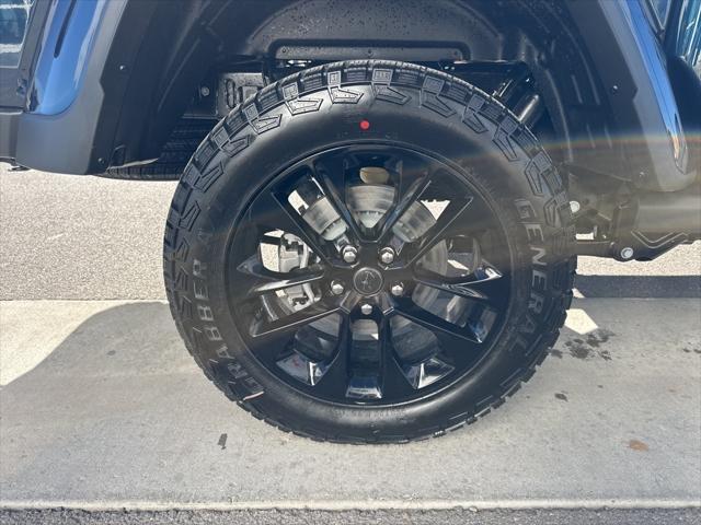 new 2025 Jeep Gladiator car, priced at $40,437