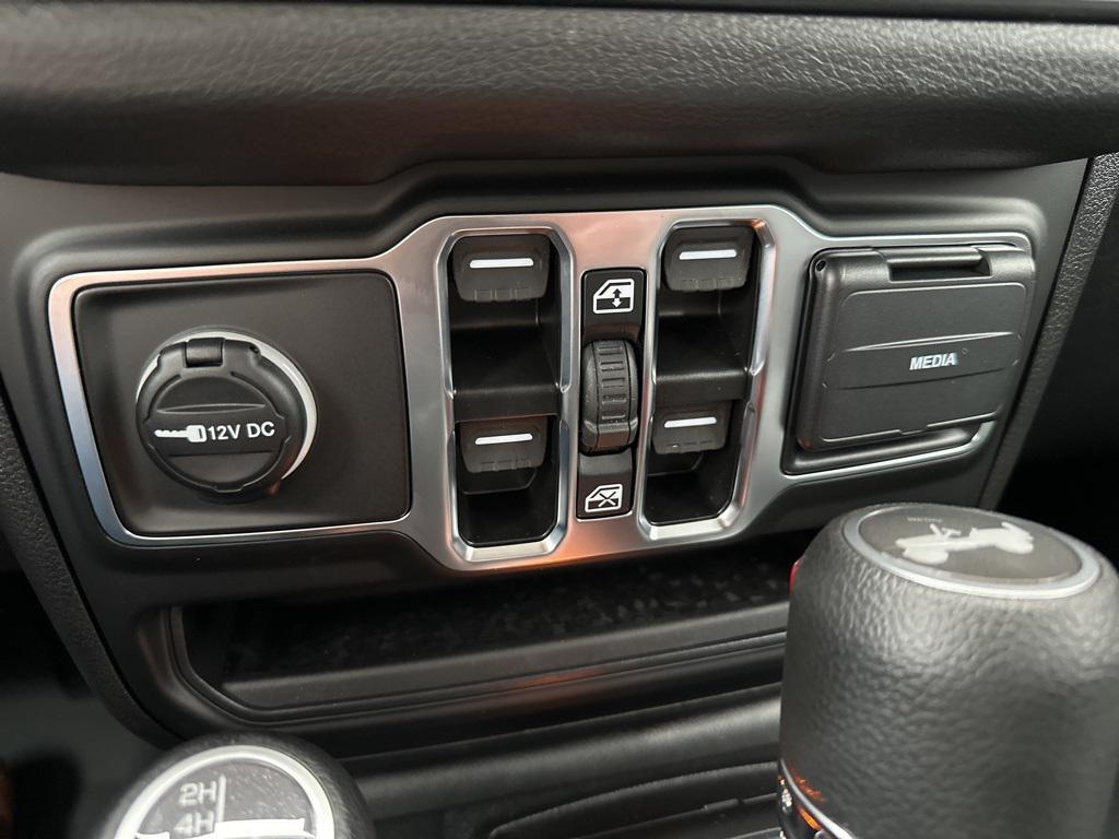 new 2025 Jeep Wrangler car, priced at $36,887