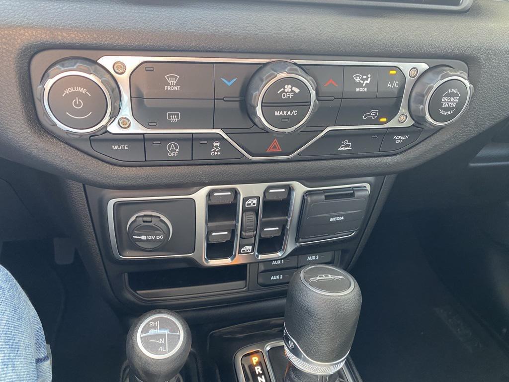 new 2025 Jeep Gladiator car, priced at $42,417
