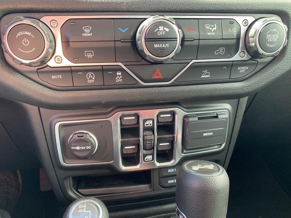 new 2025 Jeep Wrangler car, priced at $37,787