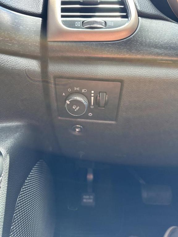used 2015 Jeep Grand Cherokee car, priced at $14,495
