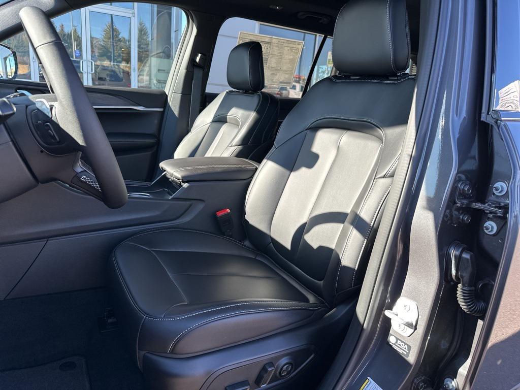 new 2025 Jeep Grand Cherokee L car, priced at $49,571