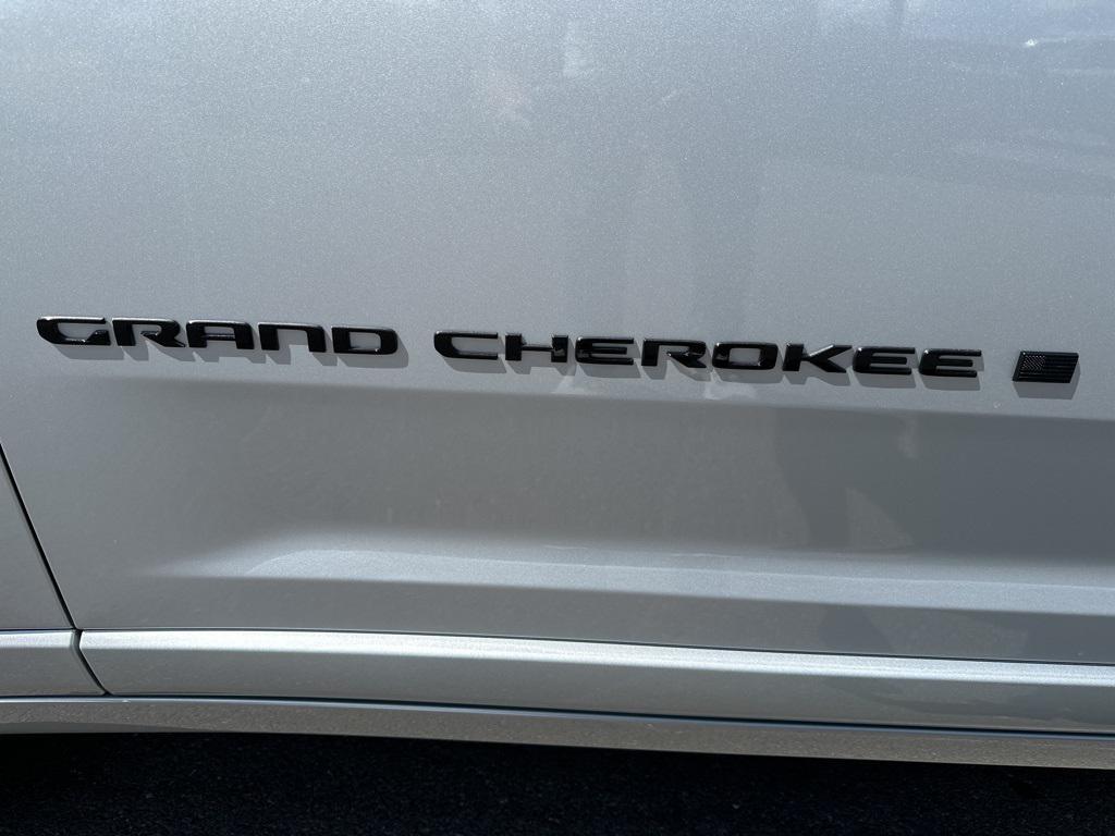 new 2025 Jeep Grand Cherokee L car, priced at $61,352