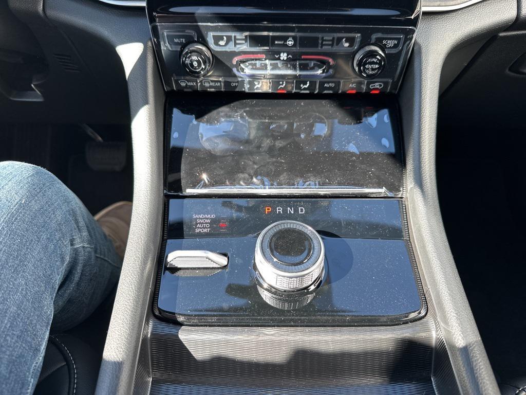 new 2025 Jeep Grand Cherokee L car, priced at $43,042