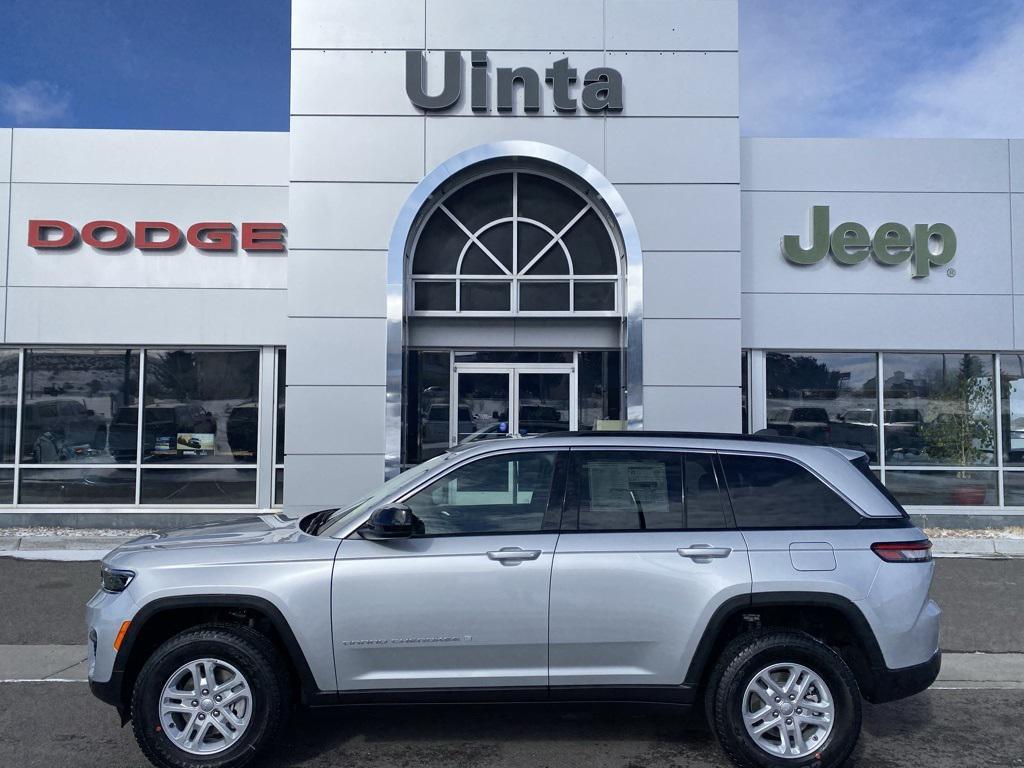 new 2025 Jeep Grand Cherokee car, priced at $35,710