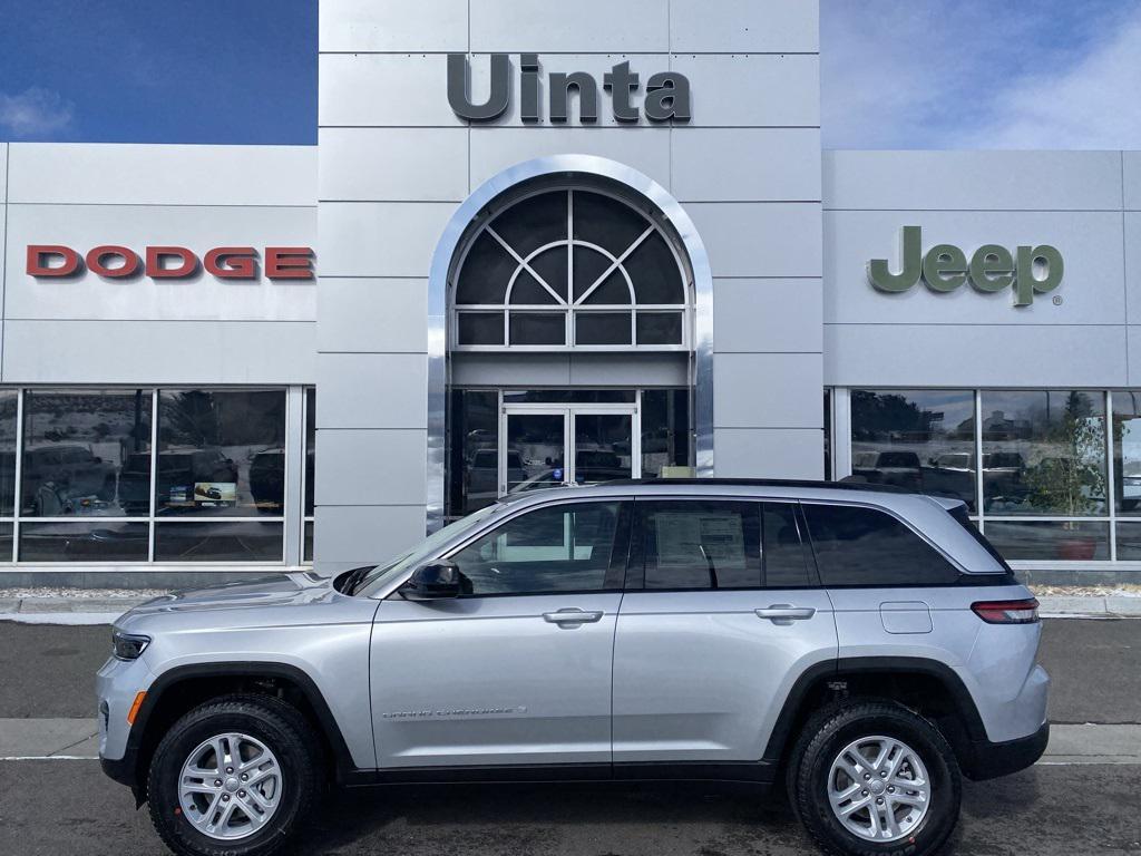 new 2025 Jeep Grand Cherokee car, priced at $35,710