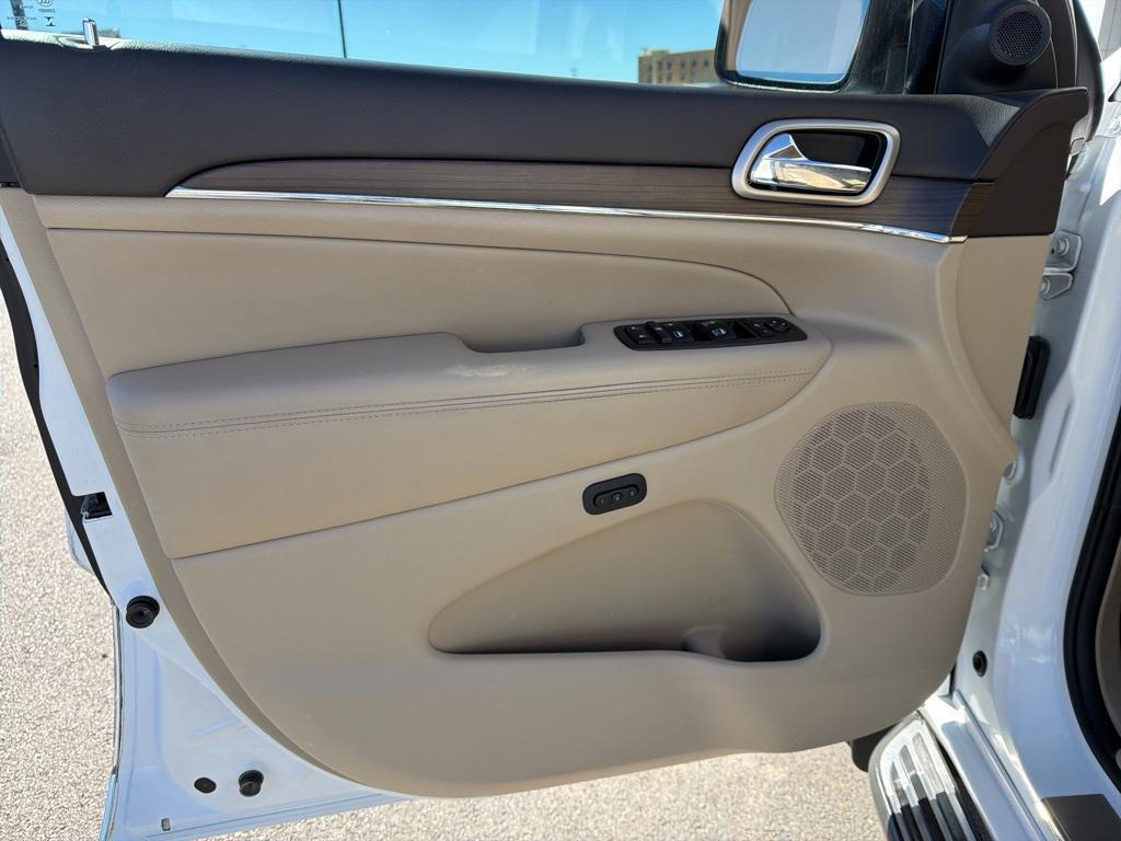 used 2014 Jeep Grand Cherokee car, priced at $13,918