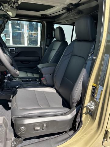 new 2025 Jeep Gladiator car, priced at $45,867