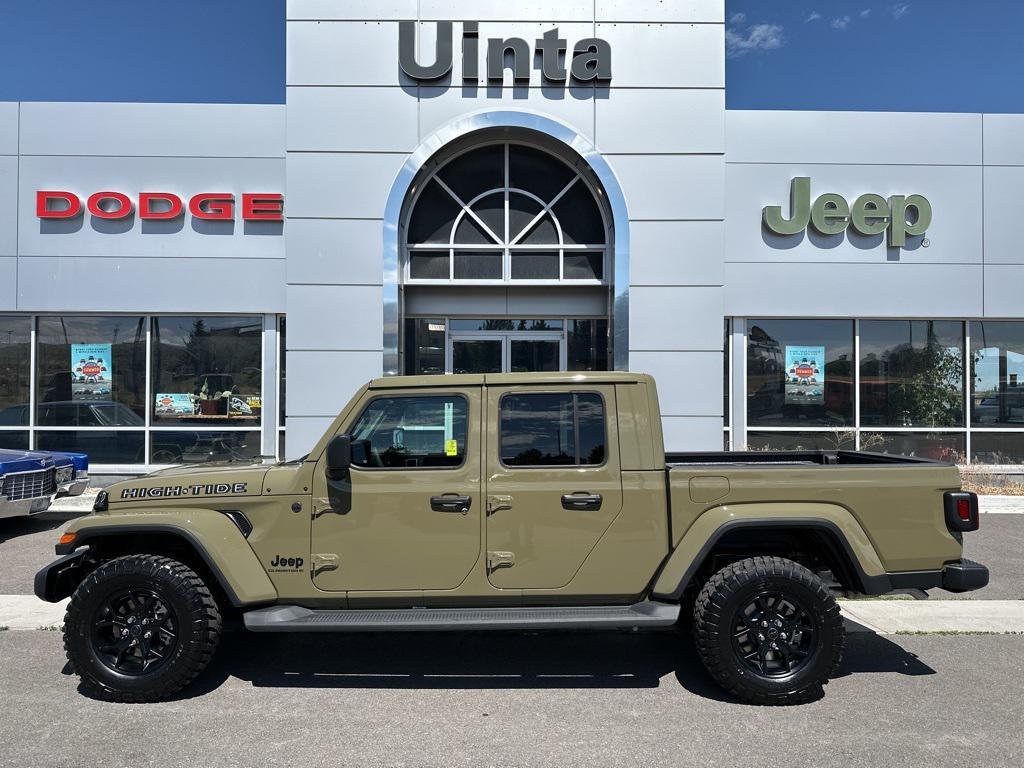 new 2025 Jeep Gladiator car, priced at $43,637