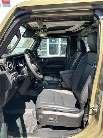 new 2025 Jeep Gladiator car, priced at $45,867