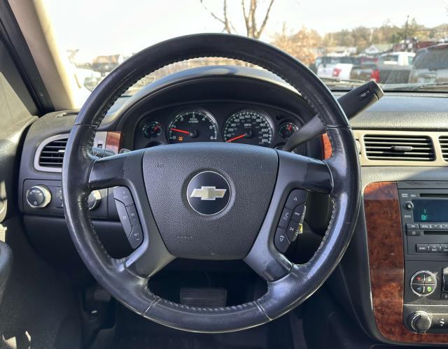 used 2009 Chevrolet Suburban car, priced at $14,290