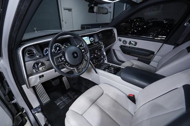 used 2022 Rolls-Royce Cullinan car, priced at $289,900