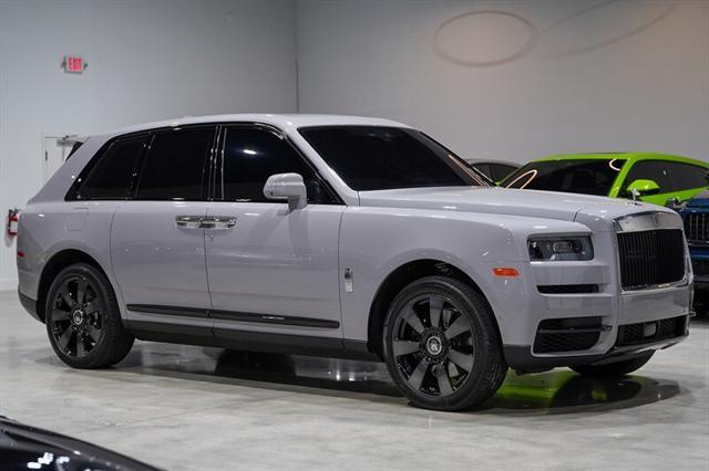 used 2022 Rolls-Royce Cullinan car, priced at $289,900