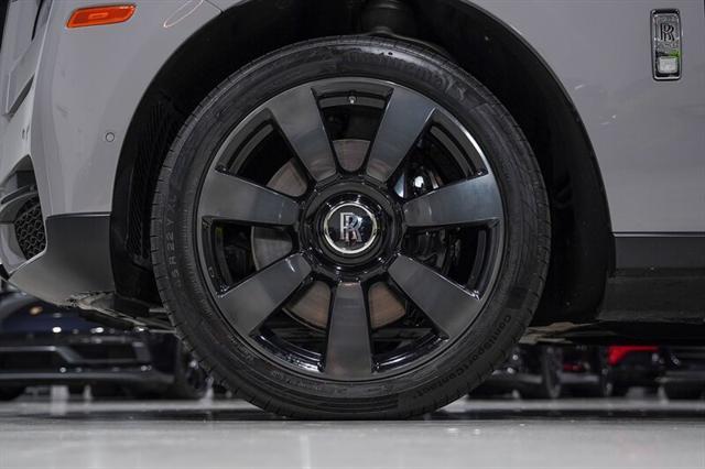 used 2022 Rolls-Royce Cullinan car, priced at $289,900