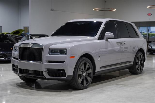 used 2022 Rolls-Royce Cullinan car, priced at $289,900