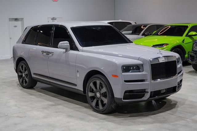 used 2022 Rolls-Royce Cullinan car, priced at $289,900
