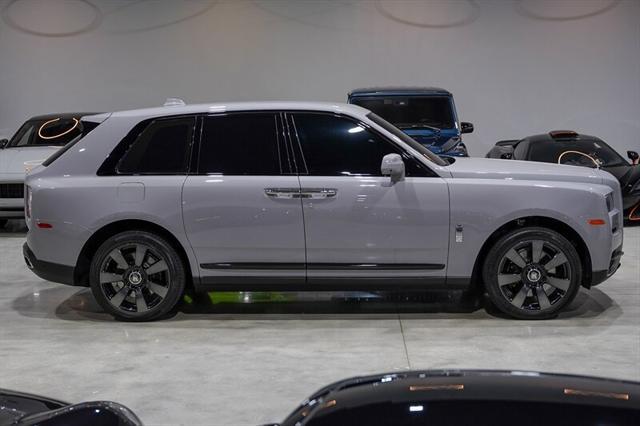 used 2022 Rolls-Royce Cullinan car, priced at $289,900