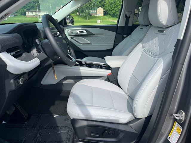 new 2025 Ford Explorer car, priced at $61,875