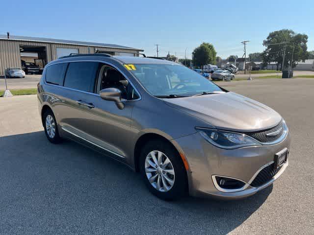 used 2017 Chrysler Pacifica car, priced at $13,400