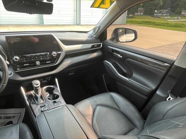 used 2021 Toyota Highlander car, priced at $36,990