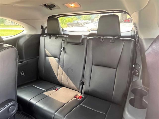 used 2021 Toyota Highlander car, priced at $36,990