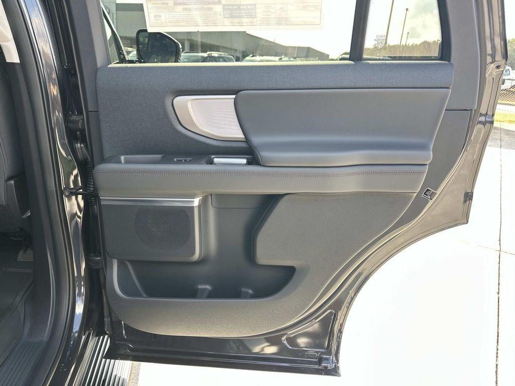 new 2025 Ford Expedition car, priced at $61,088