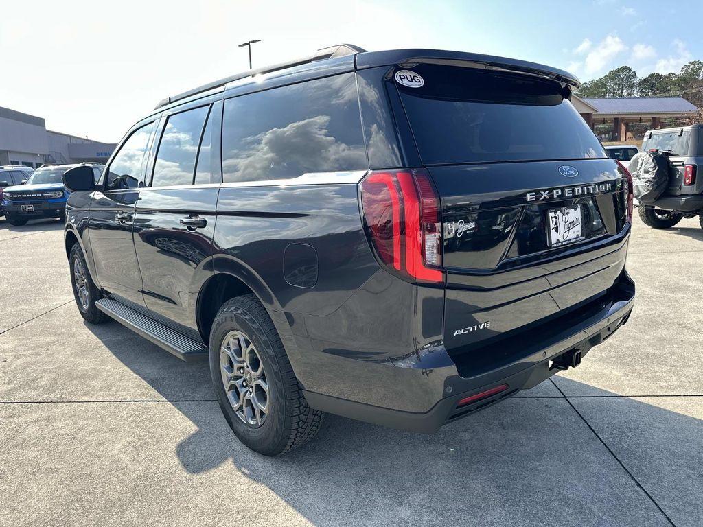 new 2025 Ford Expedition car, priced at $61,088