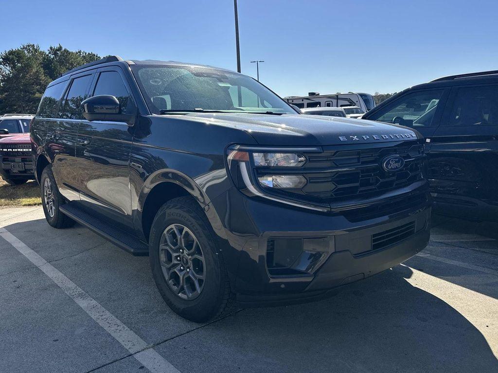 new 2025 Ford Expedition car, priced at $61,088