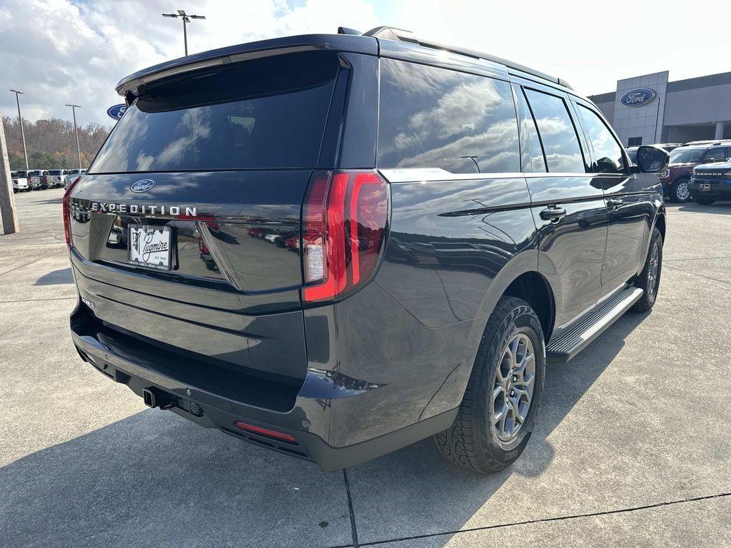 new 2025 Ford Expedition car, priced at $61,088