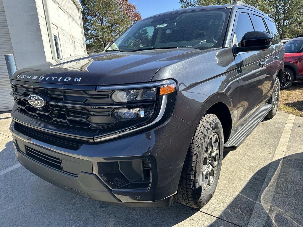 new 2025 Ford Expedition car, priced at $61,088