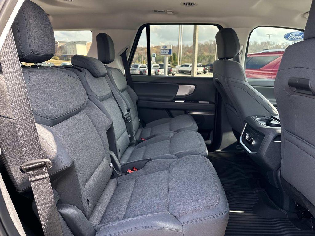 new 2025 Ford Expedition car, priced at $61,088