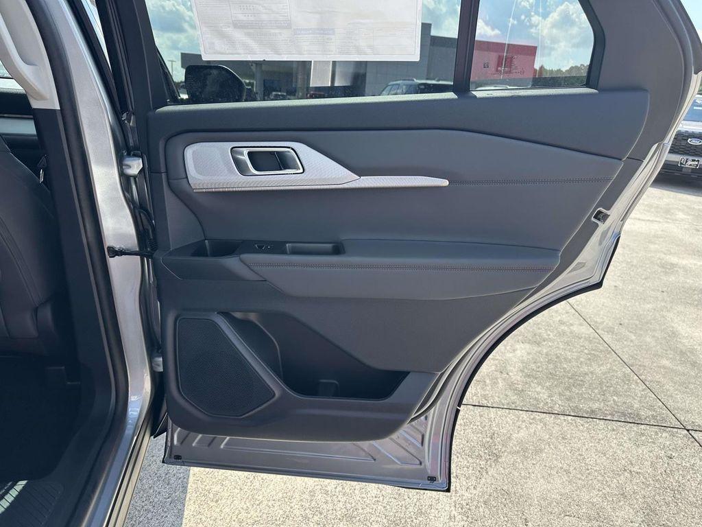 new 2025 Ford Explorer car, priced at $40,528
