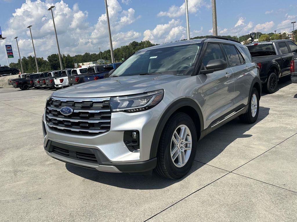 new 2025 Ford Explorer car, priced at $40,528