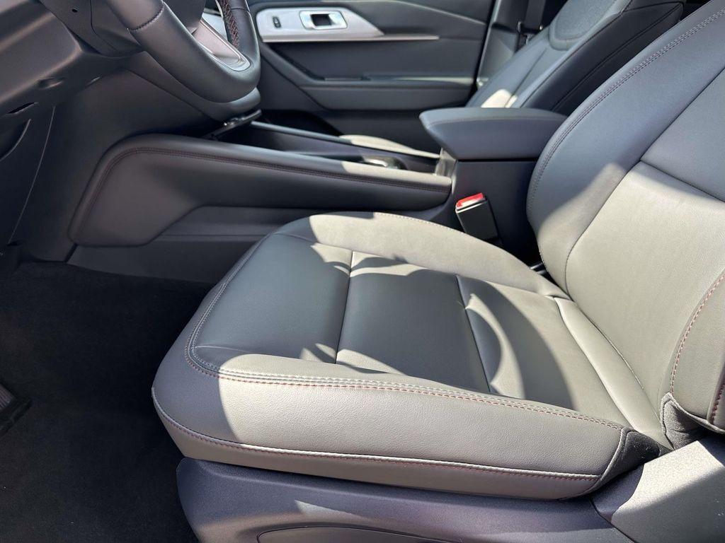 new 2025 Ford Explorer car, priced at $40,528
