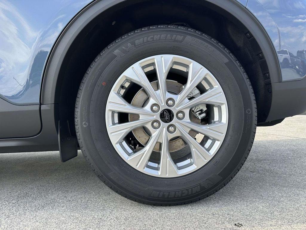 new 2025 Ford Escape car, priced at $27,943