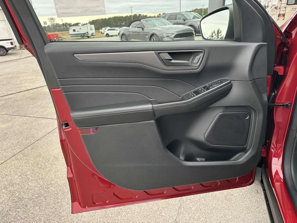 new 2025 Ford Escape car, priced at $30,048
