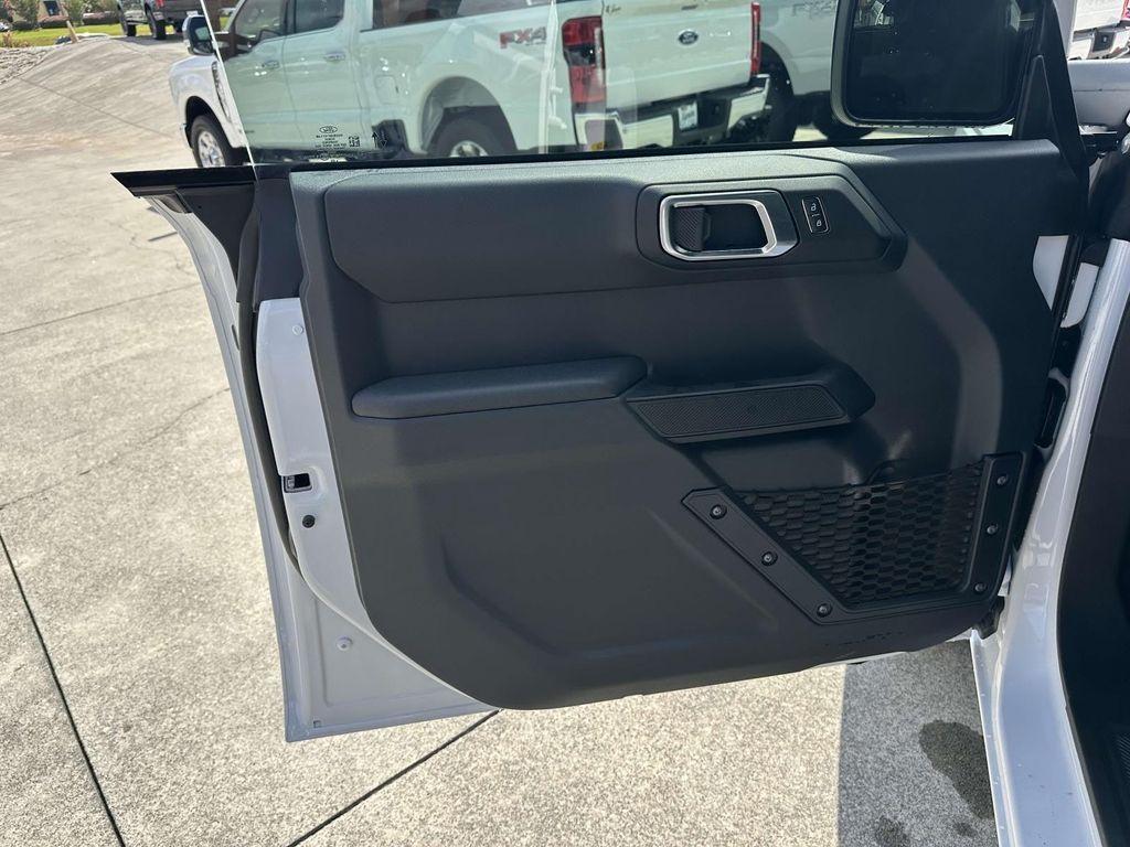 new 2025 Ford Bronco car, priced at $39,883