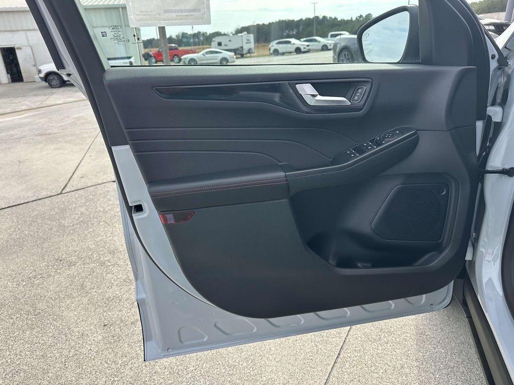 new 2025 Ford Escape car, priced at $31,398