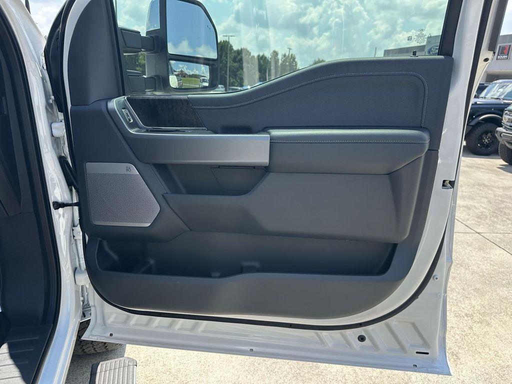 new 2025 Ford F-250 car, priced at $84,523