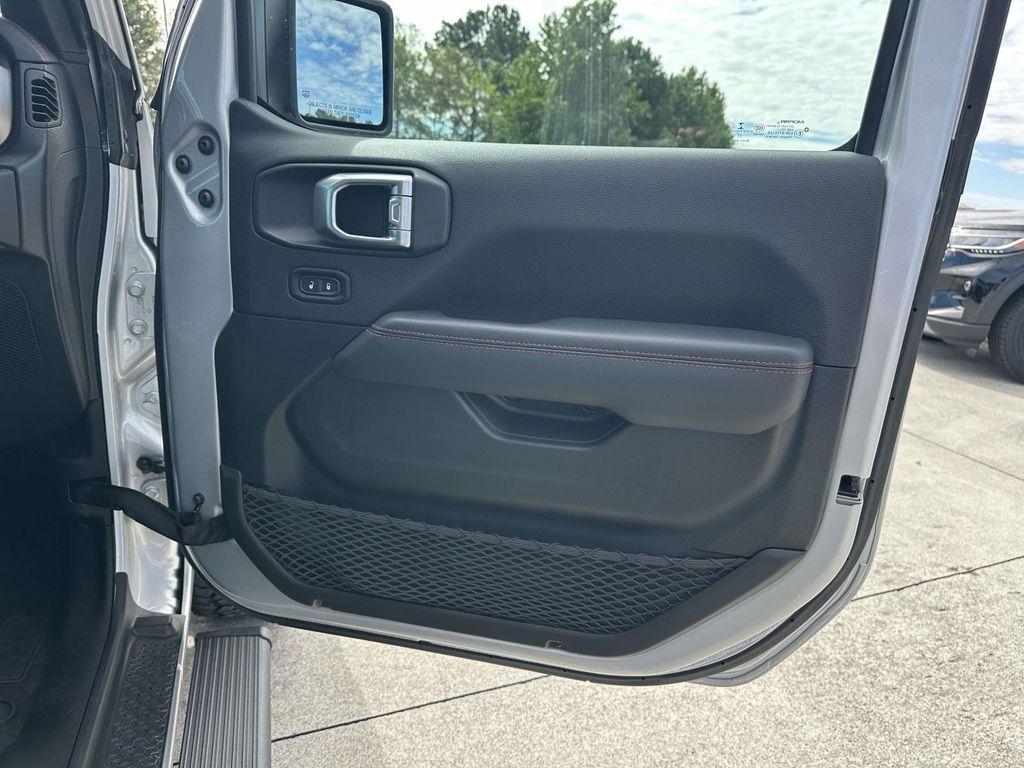 used 2022 Jeep Gladiator car, priced at $42,990