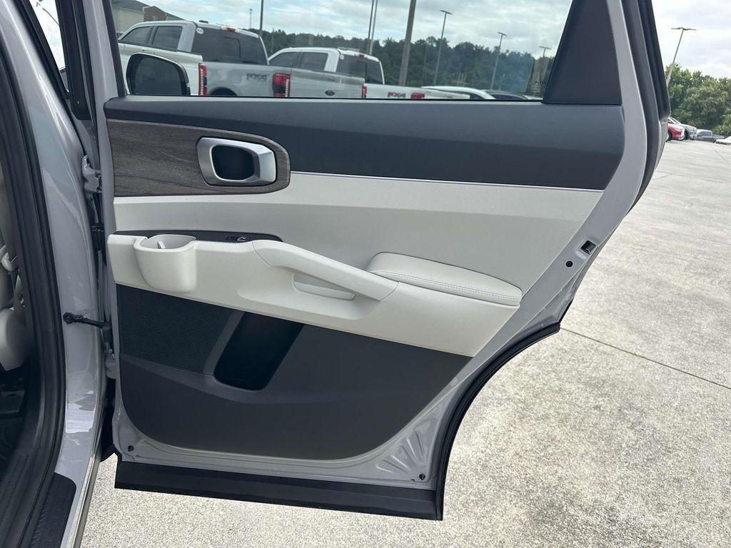used 2022 Kia Sorento car, priced at $27,091