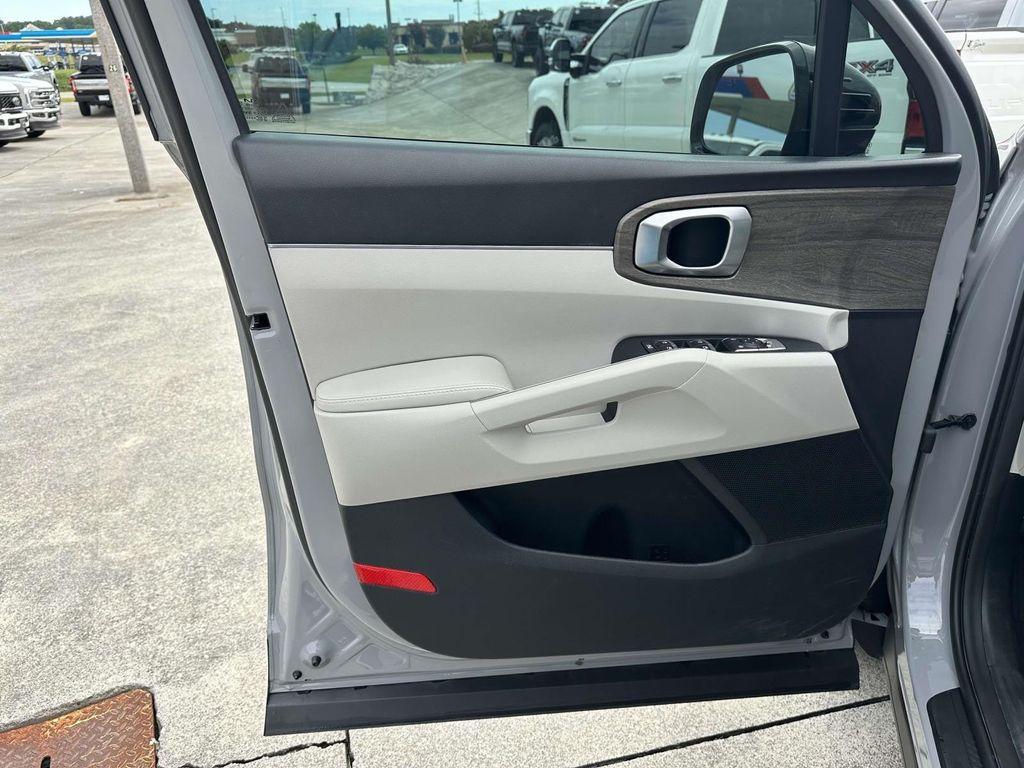 used 2022 Kia Sorento car, priced at $27,091