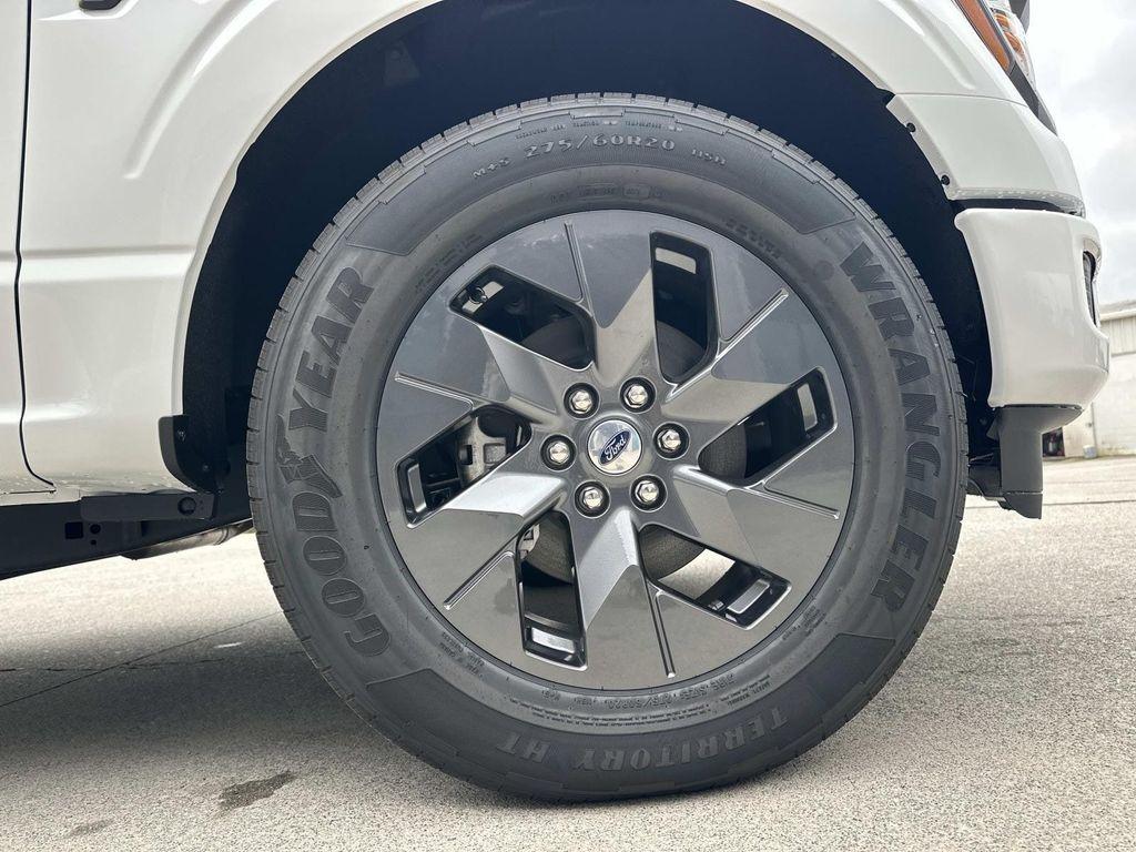 new 2025 Ford F-150 car, priced at $40,748