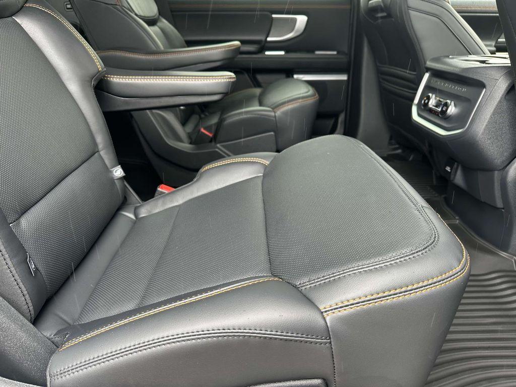 new 2025 Ford Expedition car, priced at $85,358