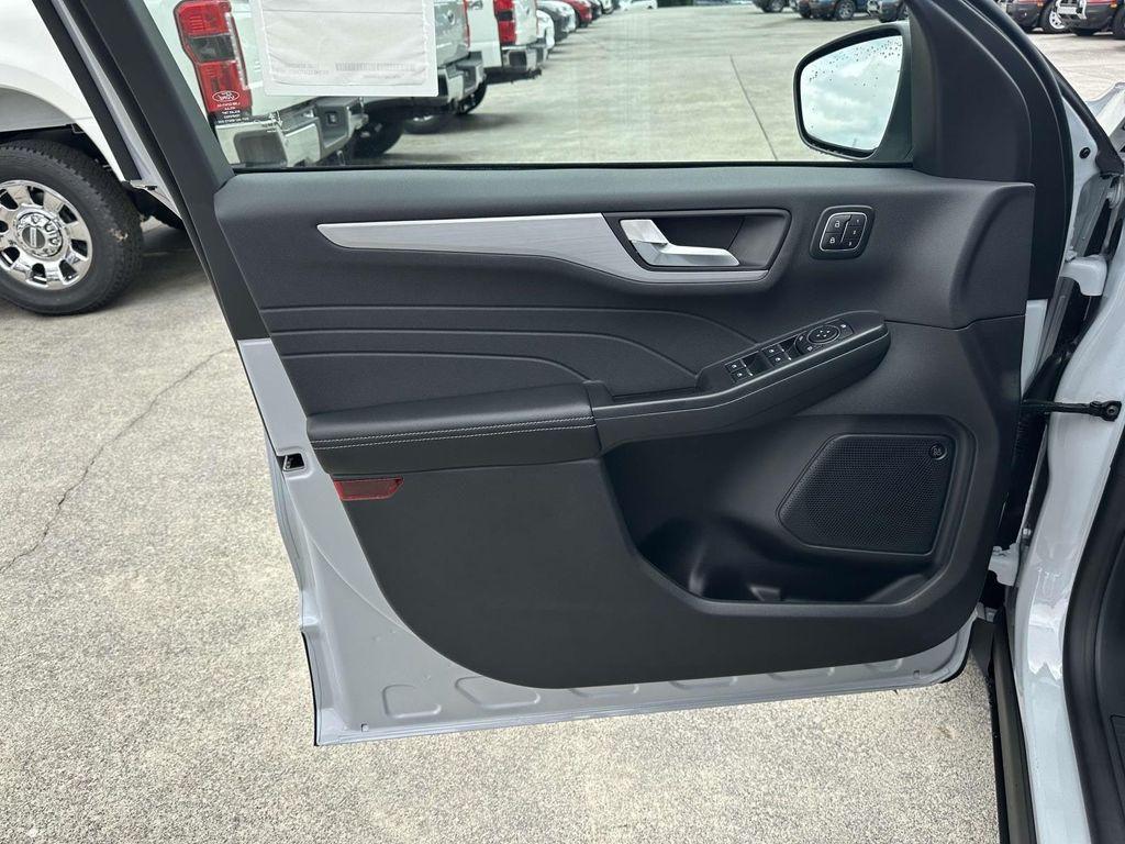 new 2025 Ford Escape PHEV car, priced at $37,813