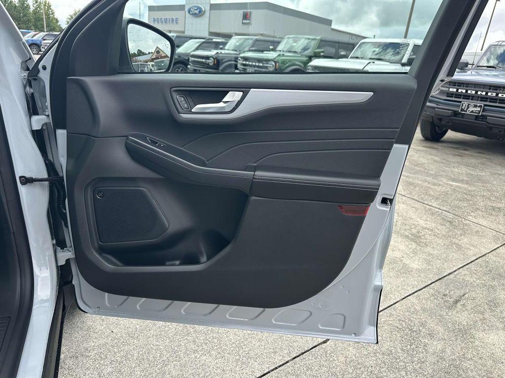 new 2025 Ford Escape PHEV car, priced at $37,813